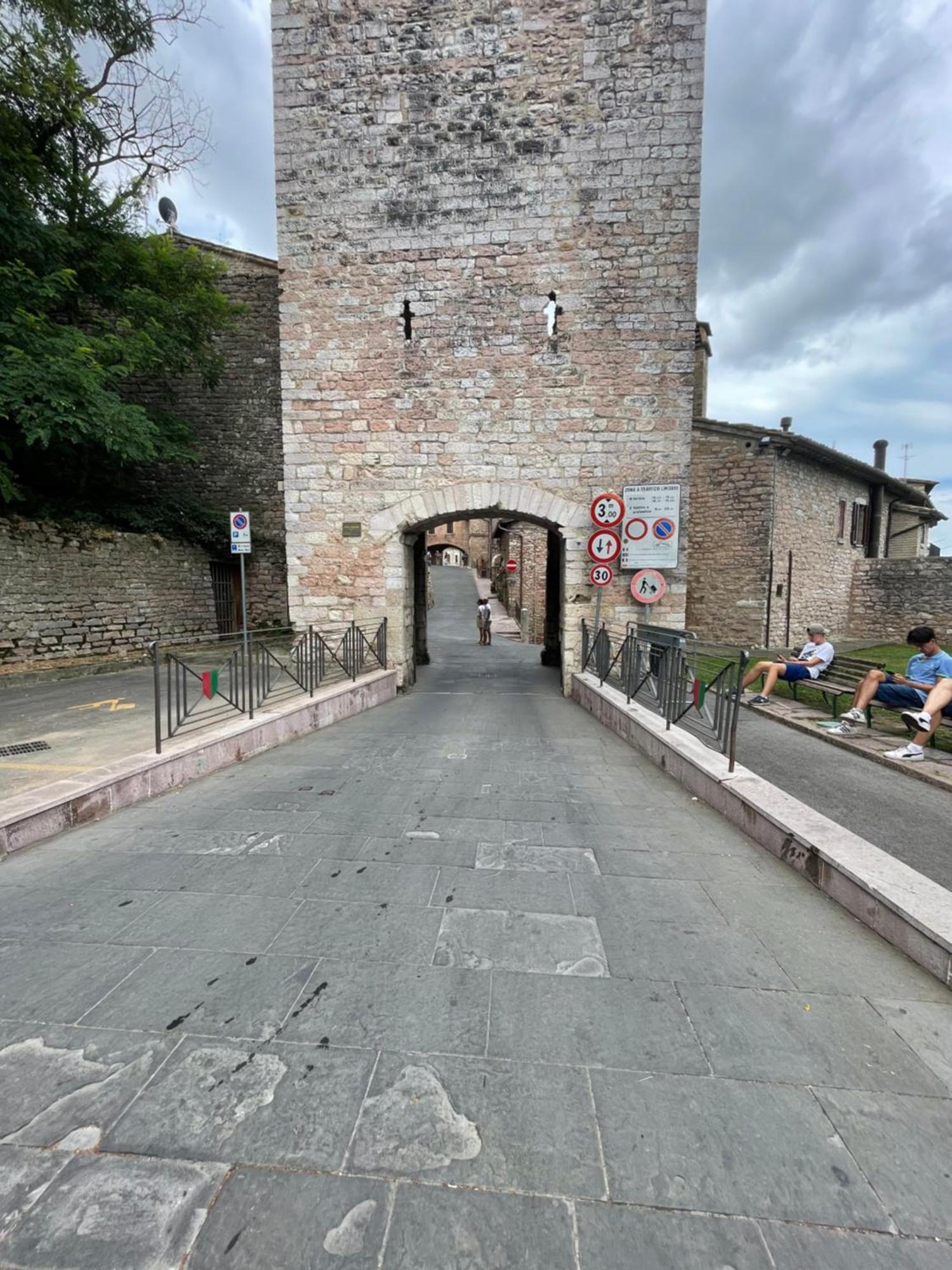 阿西西Happy House - Porta San Giacomo公寓 外观 照片